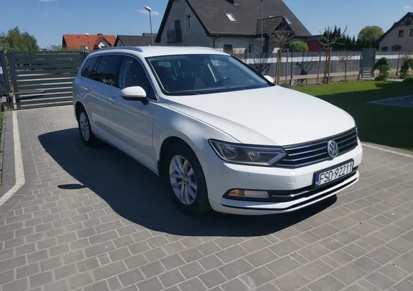 lubuskie Volkswagen Passat cena 60900 przebieg: 172000, rok produkcji 2015 z Drezdenko